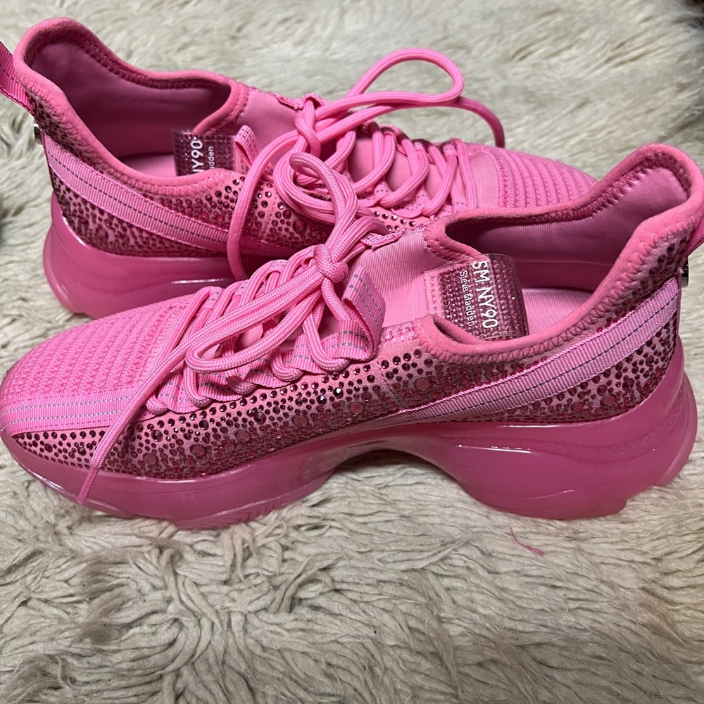 GORGEOUS PINK SPARKLE SHOES